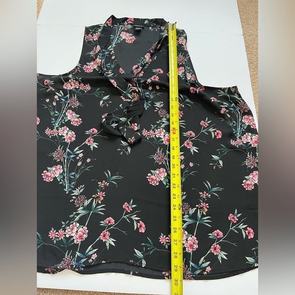 Torrid Floral Print Georgette Tie Neck Blouse Size 1 - Picture 2 of 7